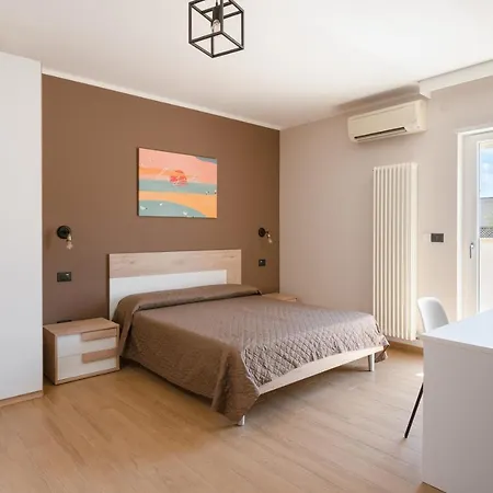 Al Chiaro Di Luna Lido San Giovanni Guest house 3*