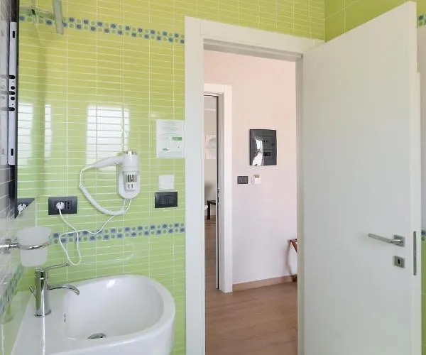 Guest house Al Chiaro Di Luna Lido San Giovanni 3*