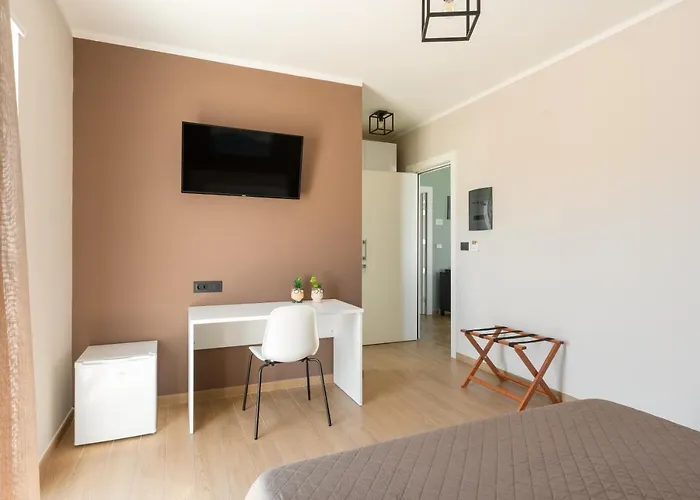 Affittacamere Al Chiaro Di Luna Lido San Giovanni 3*