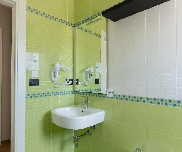 Al Chiaro Di Luna Lido San Giovanni Affittacamere 3*